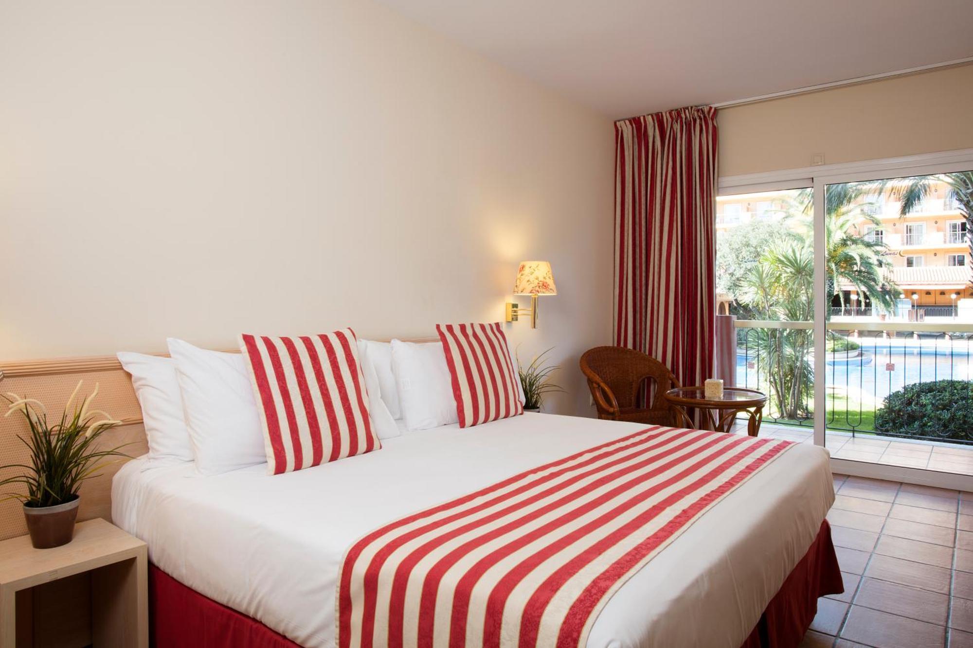 Double or Twin Room,1234917539:JPEG